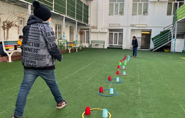 ریتم وگیم -کار با حلقه و کاپ جهت تقویت هماهنگی عصب عضله/جابکی/تقویت دو نیم کره مغز انجام شد 1