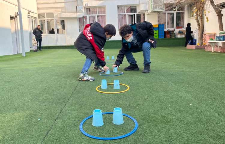 ریتم وگیم -کار با حلقه و کاپ جهت تقویت هماهنگی عصب عضله/چابکی/تقویت دو نیم کره مغز انجام شد 2