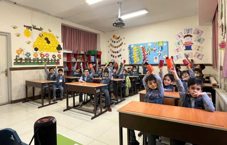 ریتم وگیم -کار با حلقه و کاپ جهت تقویت هماهنگی عصب عضله/چابکی/تقویت دو نیم کره مغز انجام شد 2