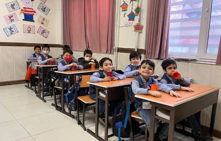 ریتم وگیم -کار با حلقه و کاپ جهت تقویت هماهنگی عصب عضله/چابکی/تقویت دو نیم کره مغز انجام شد