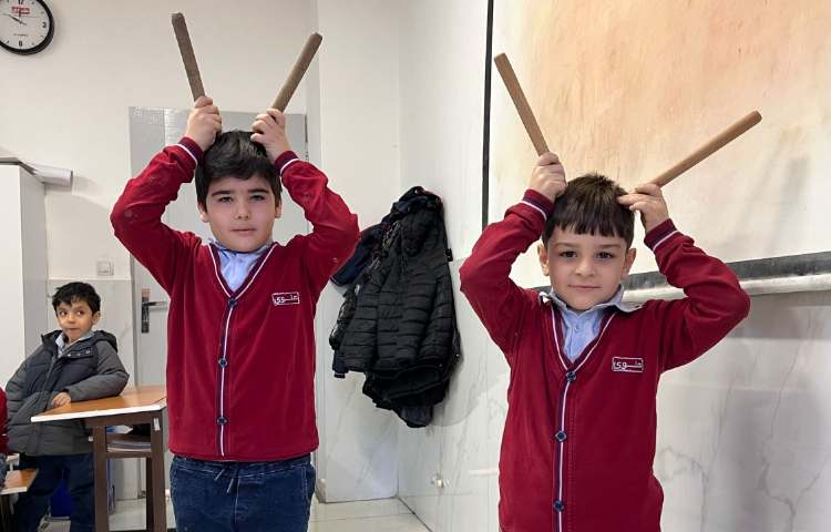 ریتم وگیم - کار با چوبک جهت هماهنگی گروهی،درک ریتم،هماهنگی چشم و دست و هماهنگی دو نیم کره انجام شد 5