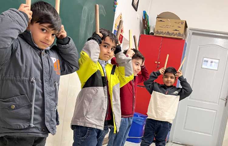 ریتم وگیم - کار با چوبک جهت هماهنگی گروهی،درک ریتم،هماهنگی چشم و دست و هماهنگی دو نیم کره انجام شد 3