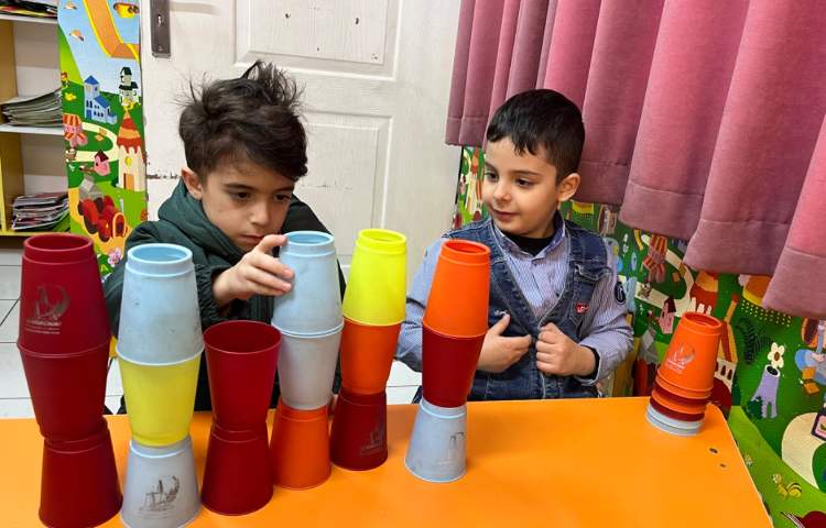 ریتم وگیم -کار با کاپ جهت هماهنگی چشم و دست انجام شد 2