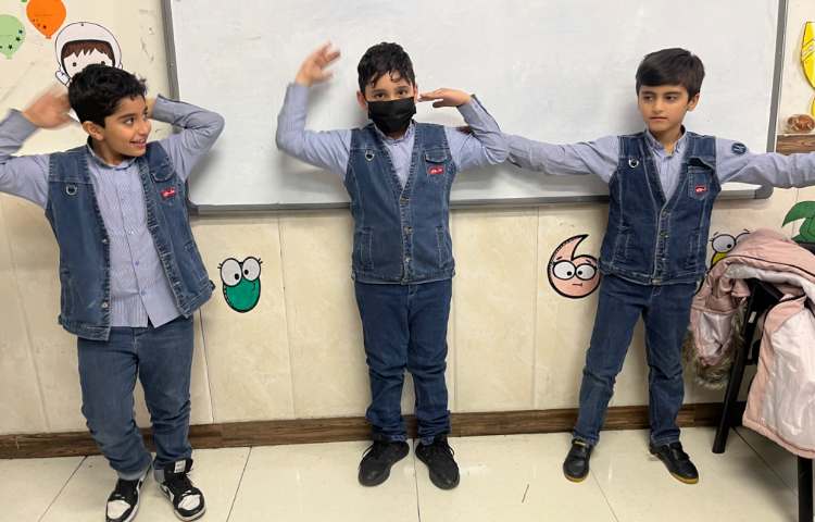 ریتم و گیم-تقویت خلاقیت و ساخت ریتم توسط بچه ها با استفاده از چوبک و کاپ انجام شد. 2