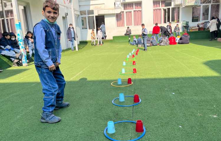 ریتم و گیم-کار با حلقه و کاپ جهت تقویت هماهنگی عصب عضله/جابکی/تقویت دو نیم کره مغز انجام شد 1