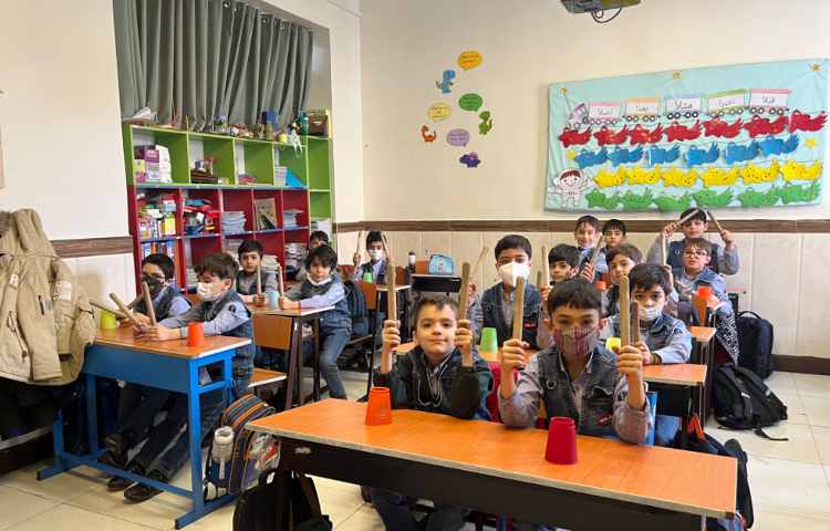 ریتم و گیم-کار با حلقه و کاپ جهت تقویت هماهنگی عصب عضله/چابکی/تقویت دو نیم کره مغز انجام شد 1