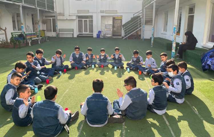 ریتم و گیم-کار با کاپ جهت هماهنگی چشم و دست/ توجه و تمرکز و هماهنگی گروهی انجام شد 2