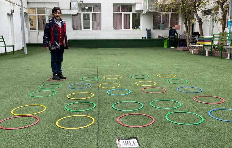 ریتم و گیم - بازی جهت تقویت هماهنگی چشم و پا،مغز ورزی،تقویت حافظه دیداری و همدلی و هماهنگی 1