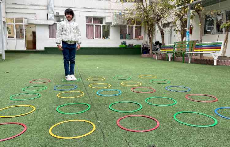 ریتم و گیم - بازی جهت تقویت هماهنگی چشم و پا،مغز ورزی،تقویت حافظه دیداری و همدلی و هماهنگی