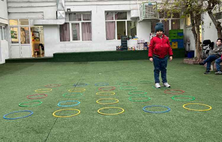 ریتم و گیم - بازی جهت تقویت هماهنگی چشم و پا،مغز ورزی،تقویت حافظه دیداری و همدلی و هماهنگی 3