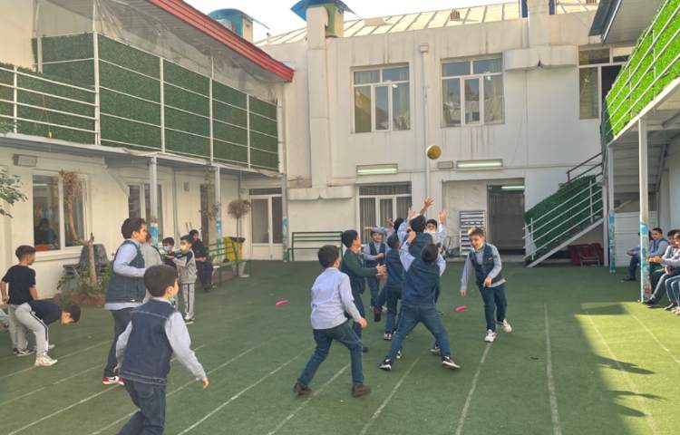 ریتم و گیم -کار با توپ جهت تقویت تعادل، توجه و تمرکز ،هماهنگی عصب عضله انجام شد 2