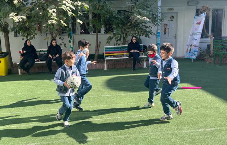 ریتم و گیم -کار با توپ جهت تقویت تعادل، توجه و تمرکز ،هماهنگی عصب عضله انجام شد.