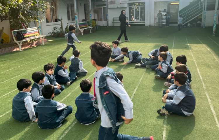 ریتم و گیم -کار با توپ جهت تقویت هماهنگی انجام شد 4