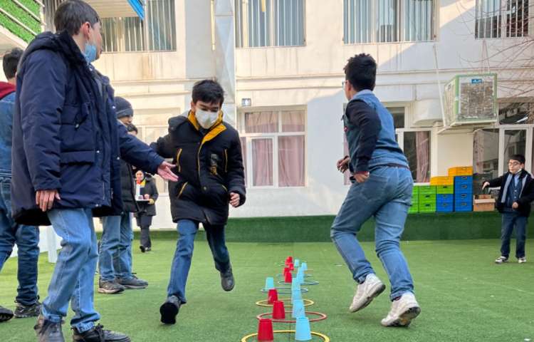 ریتم و گیم -کار با حلقه و کاپ جهت تقویت هماهنگی عصب عضله/جابکی/تقویت دو نیم کره مغز انجام شد 1