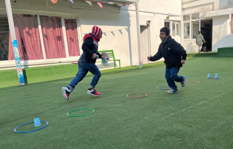 ریتم و گیم -کار با حلقه و کاپ جهت تقویت هماهنگی عصب عضله/چابکی/تقویت دو نیم کره مغز انجام شد 1