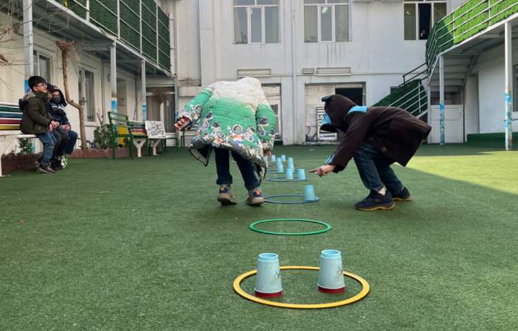 ریتم و گیم - کار با حلقه و کاپ جهت تقویت هماهنگی عصب عضله/چابکی/تقویت دو نیم کره مغز انجام شد 1