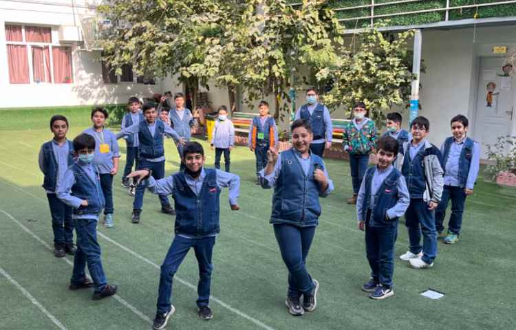 ریتم و گیم -کار با چوبک و کاپ جهت تقویت دو نیم کره تعادل و عصب عضله انجام شد 2