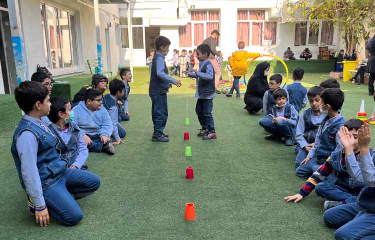 ریتم و گیم - کار با کاپ جهت تقویت هماهنگی گروهی، هماهنگی دو نیم کره و سرعت انجام شد 3