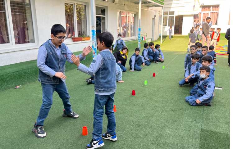 ریتم و گیم - کار با کاپ جهت تقویت هماهنگی گروهی، هماهنگی دو نیم کره و سرعت انجام شد