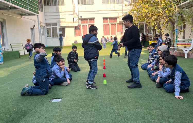 ریتم و گیم - کار با کاپ جهت تقویت هماهنگی گروهی، هماهنگی دو نیم کره و سرعت انجام شد