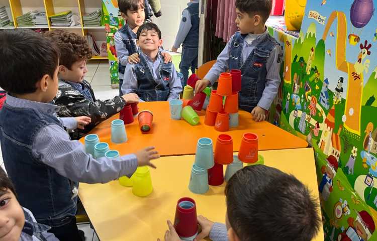 ریتم و گیم -کار با کاپ جهت هماهنگی چشم و دست/ توجه و تمرکز و هماهنگی گروهی انجام شد 3