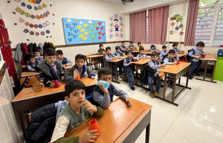 ریتم و گیم -کار با کاپ جهت هماهنگی چشم و دست و تقویت هماهنگی گروهی انجام شد 2