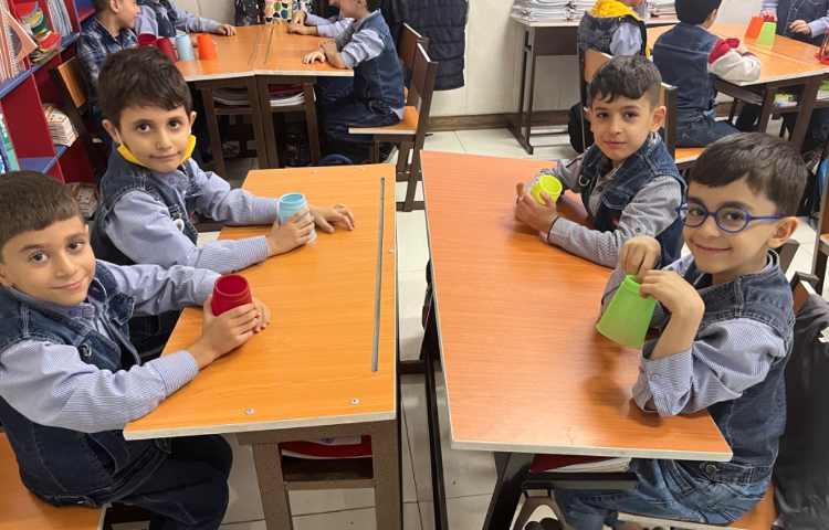 ریتم و گیم- کار با کاپ جهت هماهنگی گروهی چشم و دست انجام شد 1