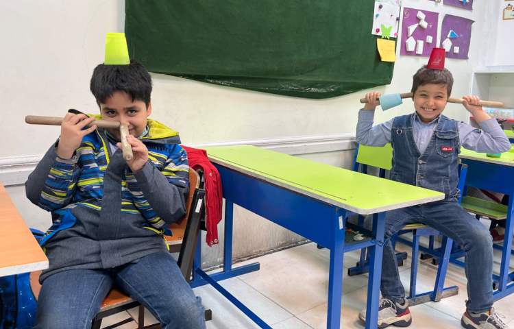 ریتم و گیم -کار با کاپ و چوبک جهت تقویت چشم و دست،عصب عضله انجام شد. 1