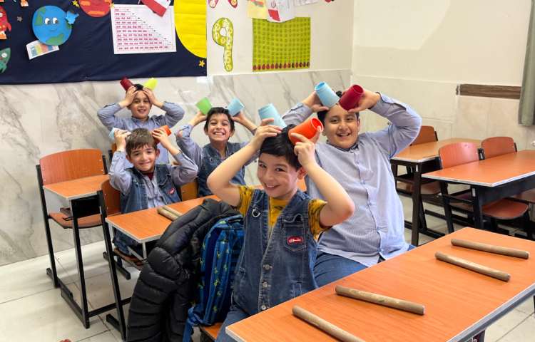 ریتم و گیم -کار با کاپ و چوبک جهت تقویت چشم و دست ،عصب عضله انجام شد