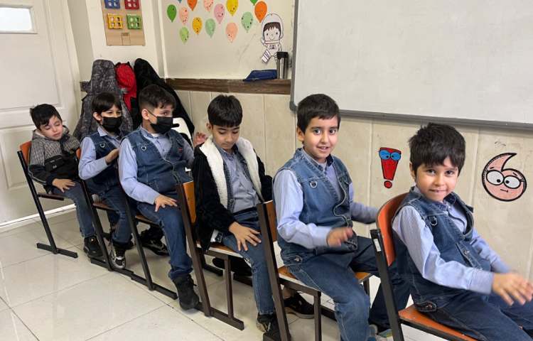 ریتم و گیم -کار جهت تقویت عصب عضله/عمل و عکس العمل/هماهنگی گروهی انجام شد