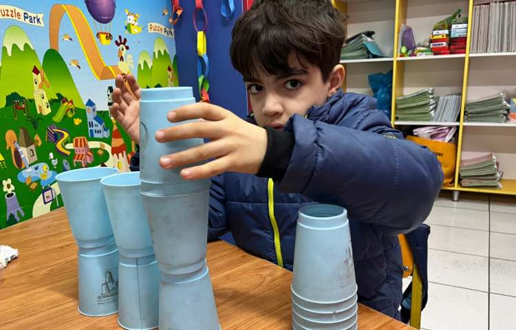 ریتم و گیم -کار جهت تقویت عصب عضله/عمل و عکس العمل/هماهنگی گروهی انجام شد 1