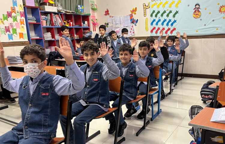 ریتم و گیم -کار جهت تقویت هماهنگی عصب عضله /سرعت عمل و عکس العمل انجام شد.