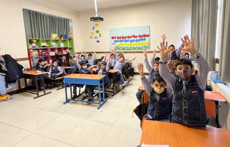 ریتم و گیم - کار جهت هماهنگی چشم و دست/ توجه و تمرکز و هماهنگی گروهی انجام شد