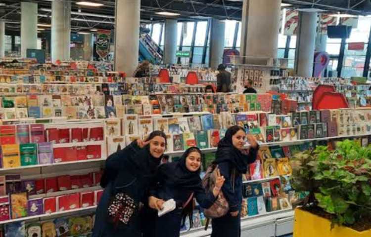 زبانی باغ کتاب تهران 3