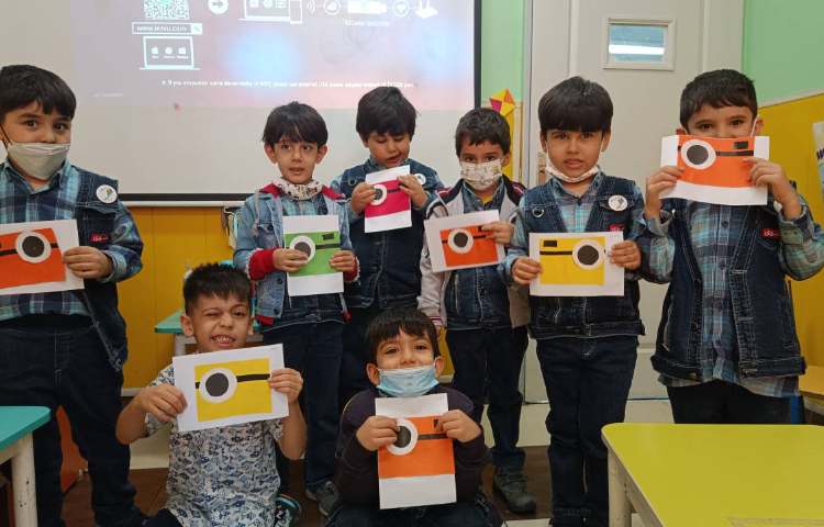 :زبان آموزی(کاردستی د اول دوربین) و کارگاه ماهر شو 2