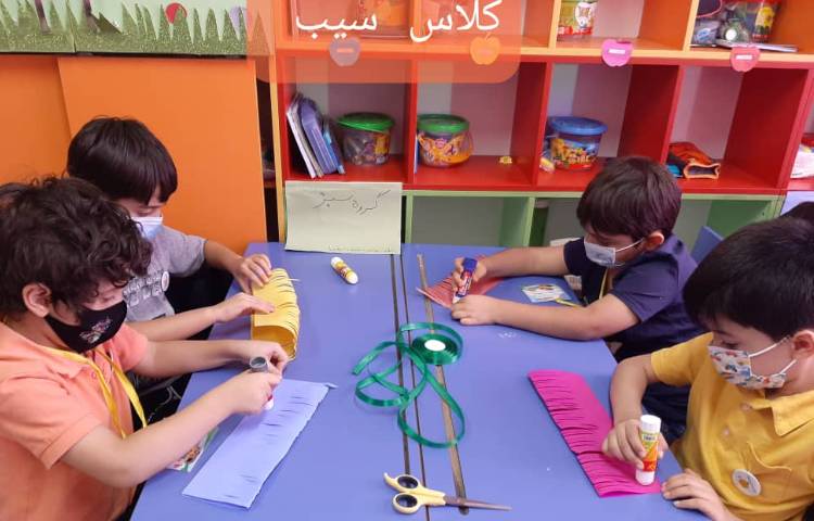 :زبان آموزی، تلفیق فارسی و هنر، کلاس سیب 2