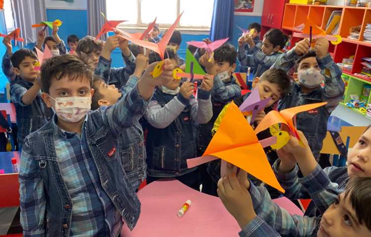 :زبان آموزی، ساختن کاردستی پرنده و کشیدن نقاشی پروانه 3