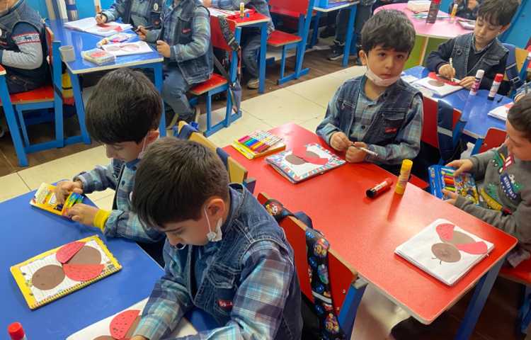 :زبان آموزی، ساخت کاردستی کفشدوزک 5