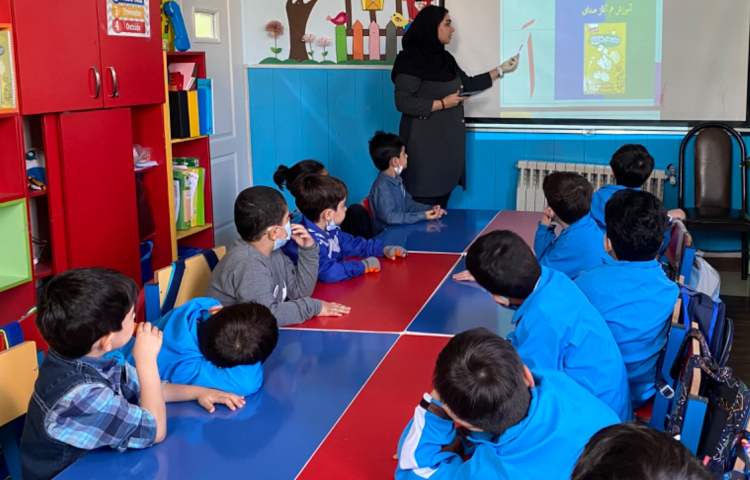 :زبان آموزی و دست های توانا، کلاس قاصدک 1