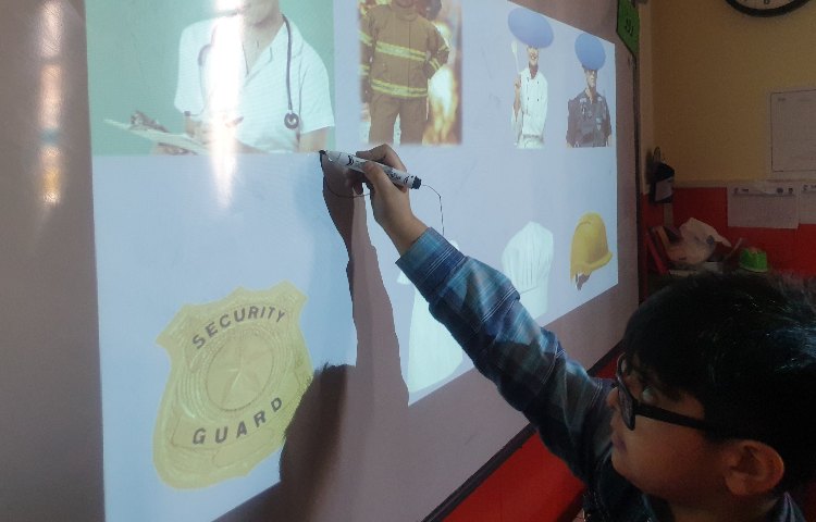 :زبان، تدریس مشاغل و لباس هایشان 1