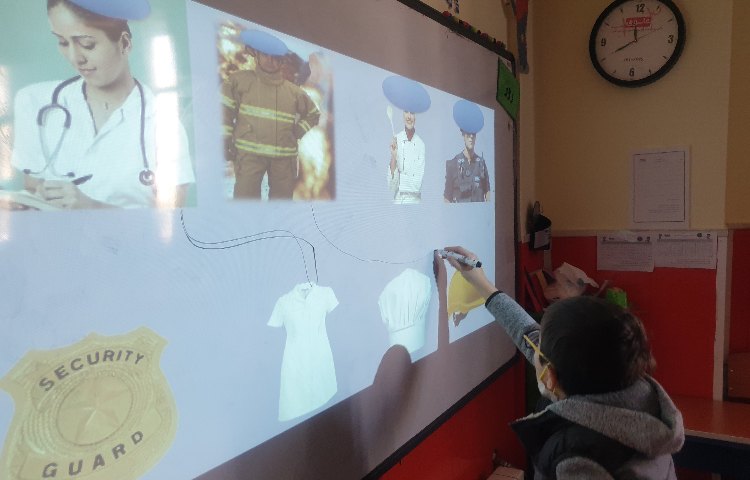 :زبان، تدریس مشاغل و لباس هایشان 2