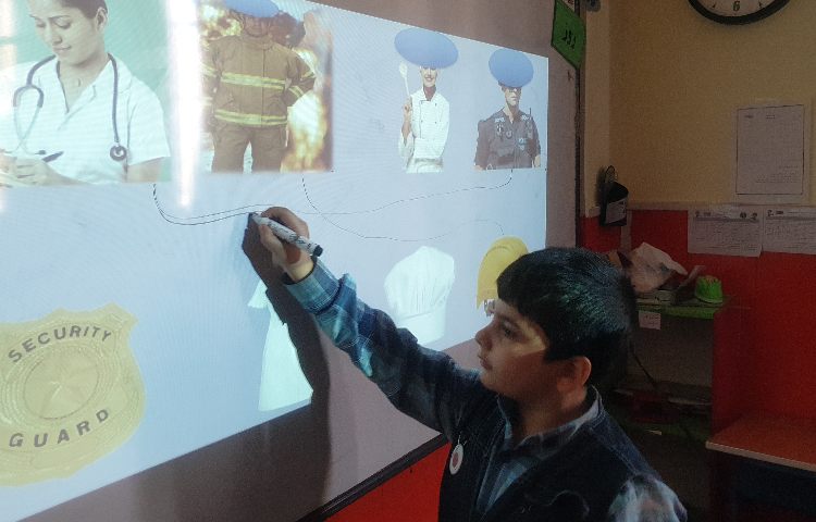 :زبان، تدریس مشاغل و لباس هایشان 3