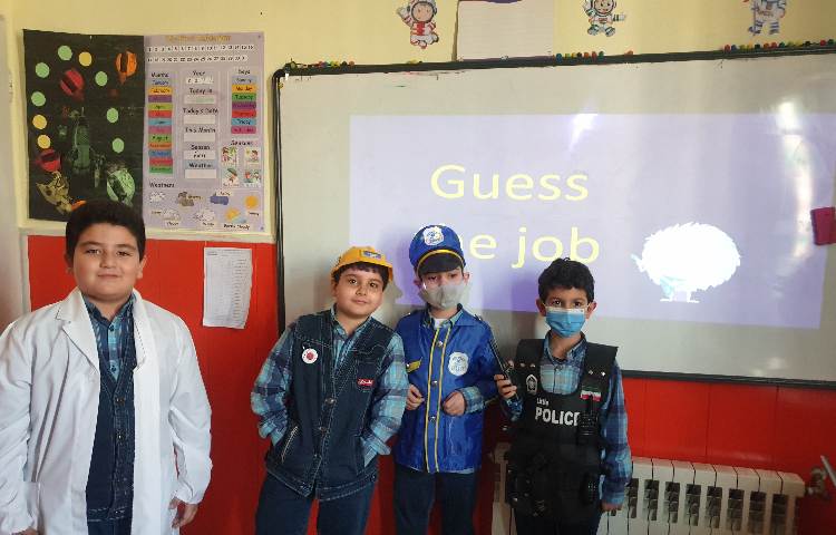 :زبان، تدریس مشاغل و لباس هایشان 4