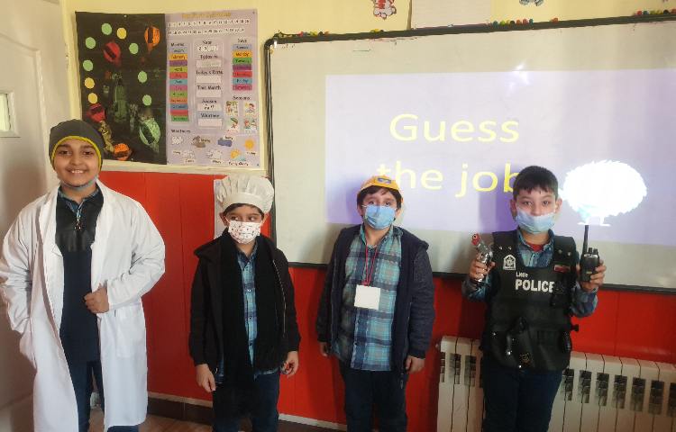 :زبان، تدریس مشاغل و لباس هایشان 5