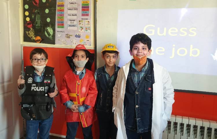 :زبان، تدریس مشاغل و لباس هایشان 7