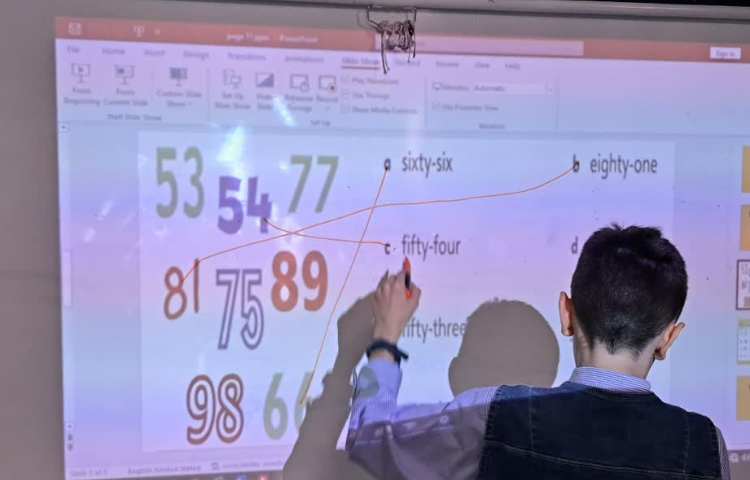 زبان عمومی بازی برای خواندن اعداد با تلفظ صحیح