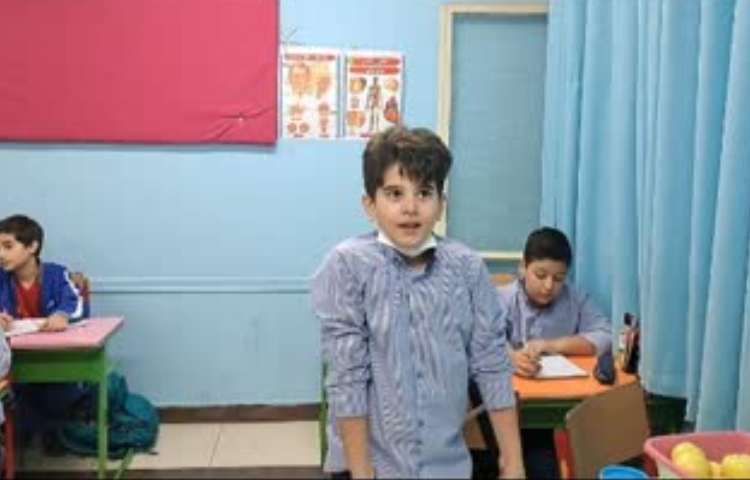 زبان عمومی معرفی و صحبت درابطه با کارهای مورد علاقه دانش اموزان تقویت مهارت listening 3