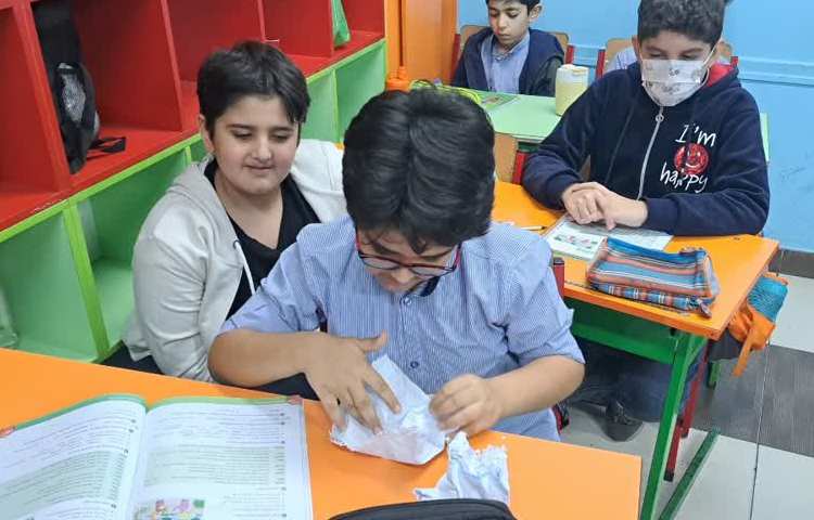 زبان عمومی Crumple paper ball 2