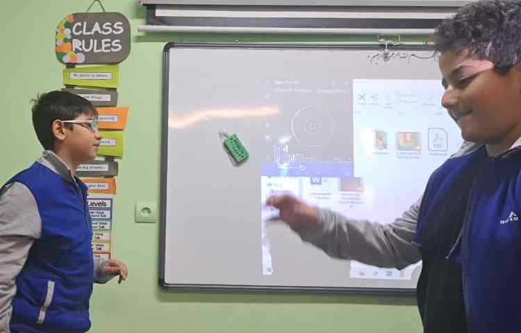 زبان Pass the ball and read what you wrote before 2