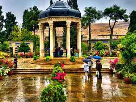 در روز بزرگ‌داشت حافظ، بیشتر از او بدانیم.